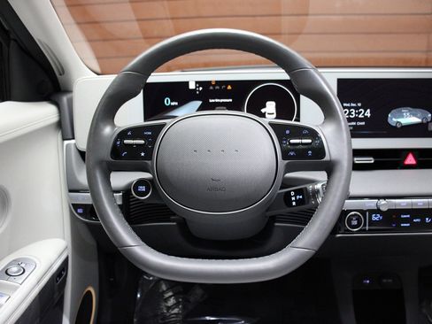 Used 2024 Hyundai Ioniq 5 Limited image 15