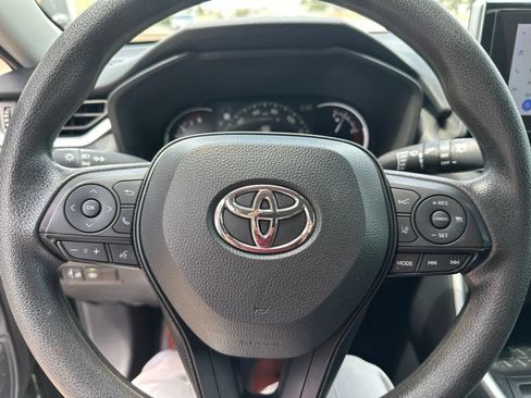 Used 2024 Toyota RAV4 XLE FWD image 12