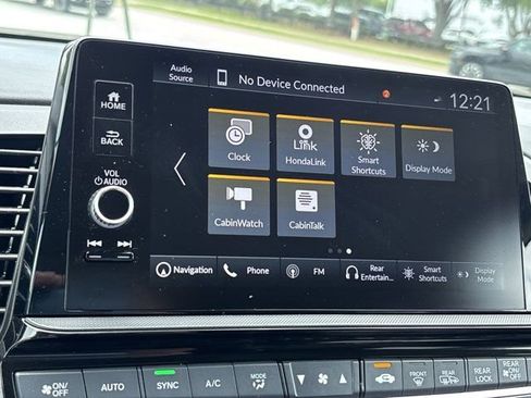 Used 2025 Honda Odyssey Elite image 40