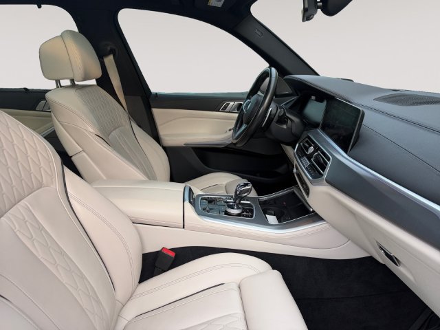 Used 2021 BMW X5 xDrive40i w/ M Sport Package AWD/4WD image 15