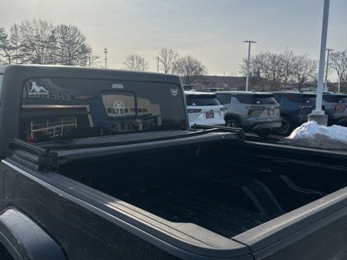 Used 2022 Jeep Gladiator Overland w/ Popular Equipment Package image 11