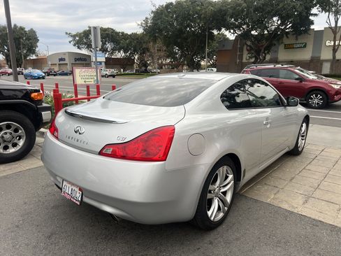 Used 2009 INFINITI G37 Journey w/ Premium Pkg image 8