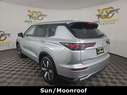 New 2025 Mitsubishi Outlander SE image 5