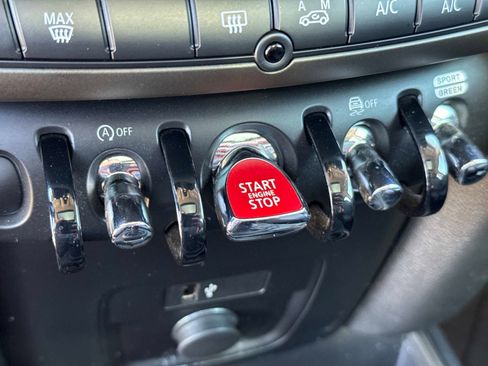 Used 2022 MINI Cooper Countryman S w/ Storage Package image 30