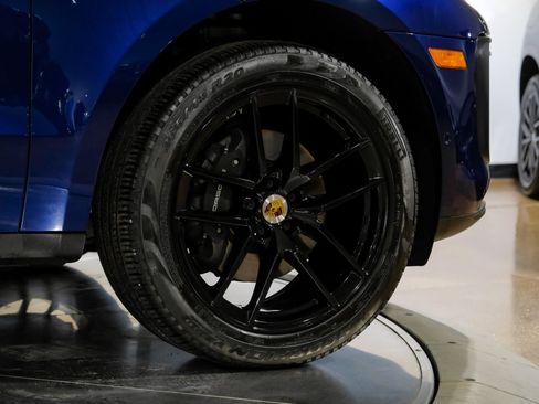 Used 2023 Porsche Macan Turbo AWD/4WD image 59