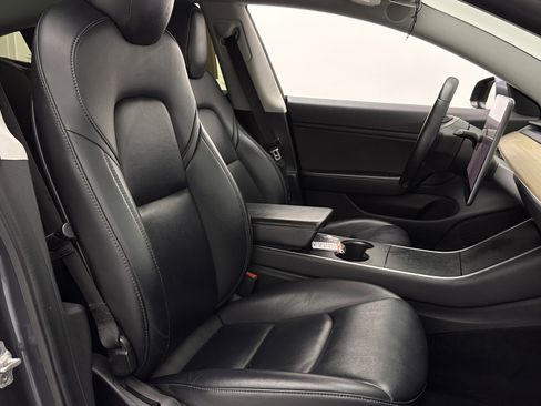 Used 2019 Tesla Model 3 Standard Range Plus image 33