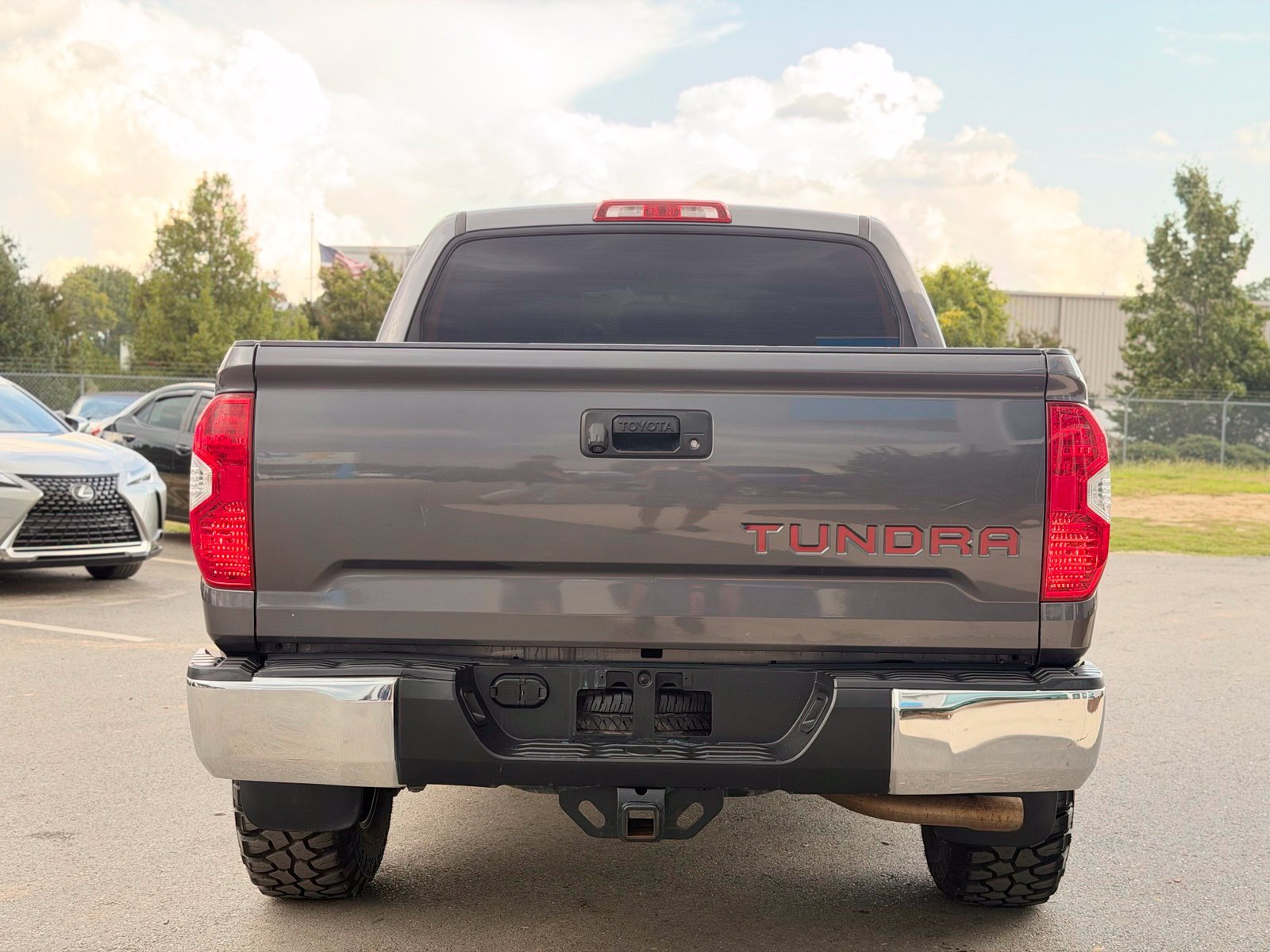 Used 2015 Toyota Tundra SR5 w/ SR5 Upgrade Package RWD image 12
