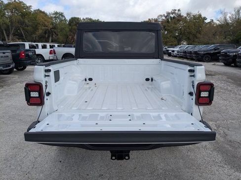 New 2026 Jeep Gladiator Rubicon w/ Safety Group AWD/4WD image 12