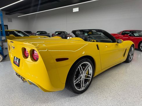 Used 2006 Chevrolet Corvette Convertible w/ Preferred Equipment Group RWD image 15