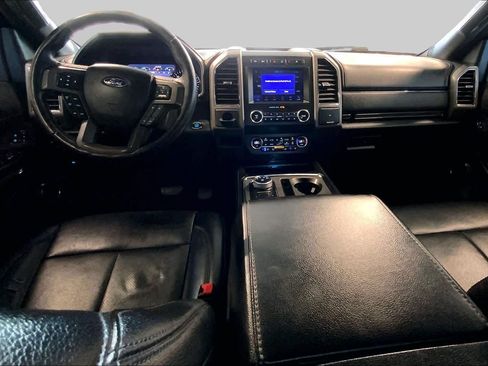 Used 2020 Ford Expedition XLT w/ Equipment Group 202A AWD/4WD image 16