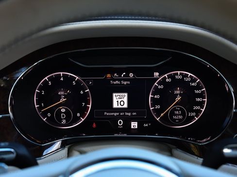 Used 2021 Bentley Continental GT image 17