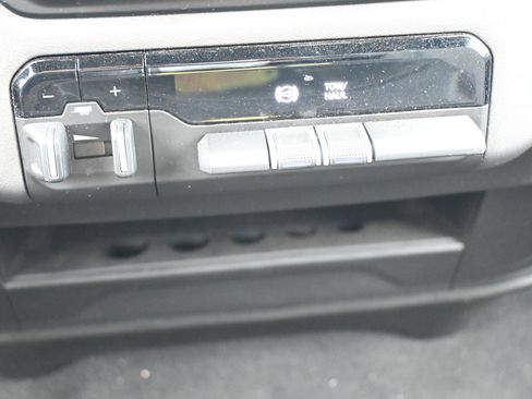 Used 2024 RAM 3500 Big Horn AWD/4WD image 19