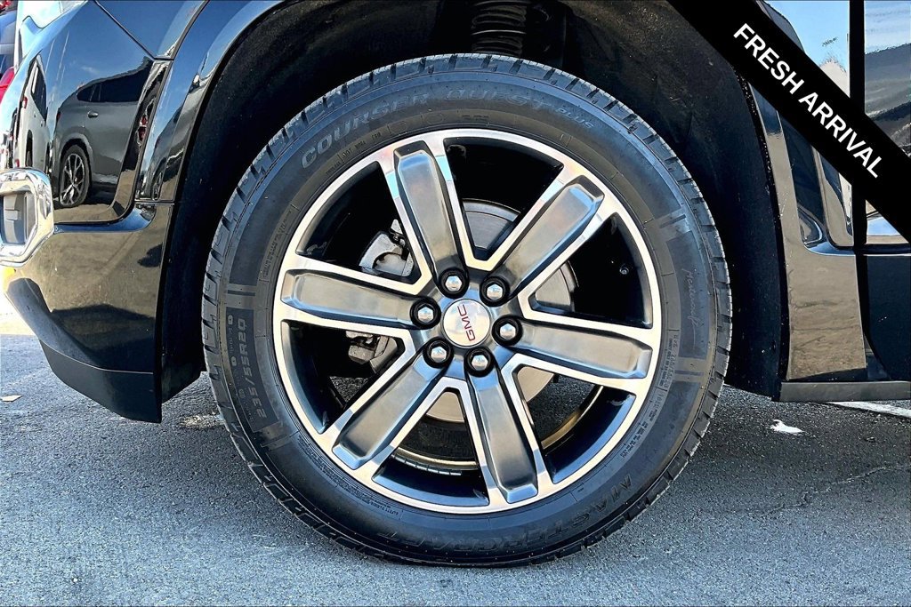 Used 2018 GMC Acadia Denali w/ Technology Package AWD/4WD image 34