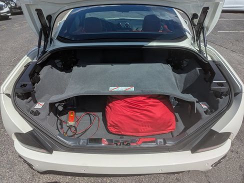 Used 2013 Ferrari California RWD image 38