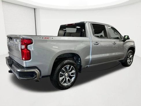 Used 2024 Chevrolet Silverado 1500 LT AWD/4WD image 5