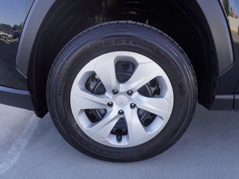 Used 2025 Toyota RAV4 LE image 20