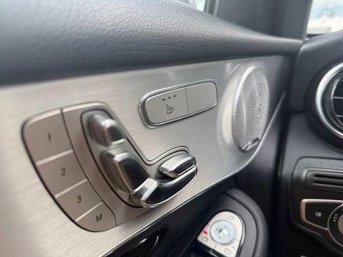 Used 2019 Mercedes-Benz GLC 350e 4MATIC image 19