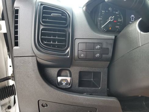 Used 2025 RAM ProMaster 2500 w/ Convenience Group FWD image 16