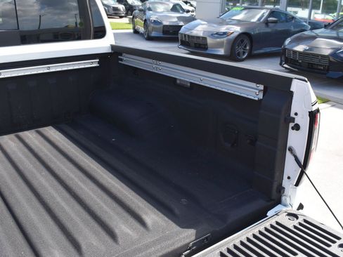 Certified 2025 Nissan Frontier SV w/ SV Convenience Package RWD image 13