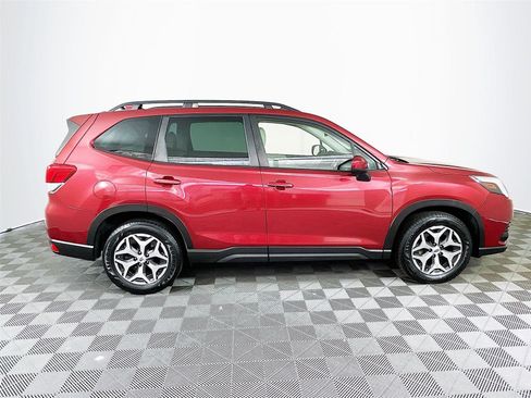 Certified 2023 Subaru Forester Premium AWD/4WD image 11