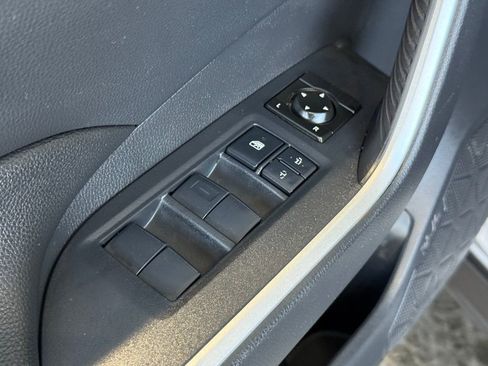 Used 2019 Toyota RAV4 XLE w/ Carpet Mat Package image 18