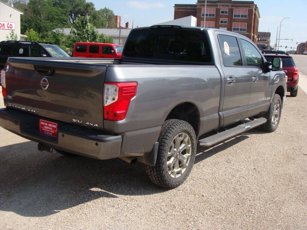 Used 2018 Nissan Titan SV w/ SV Convenience Package AWD/4WD image 18