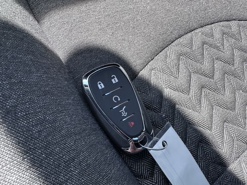 Used 2023 Chevrolet Equinox LT image 24