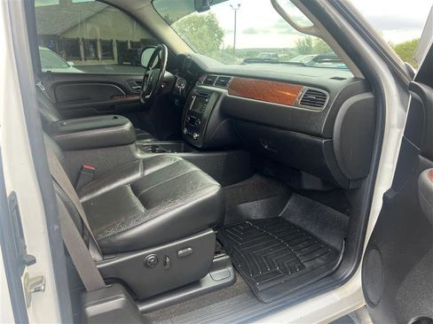 Used 2007 GMC Sierra 2500 SLT w/ Z71 Off-Road Package image 11