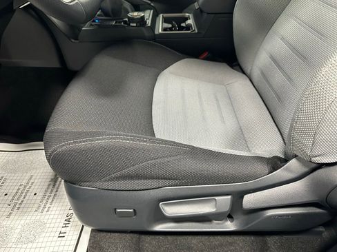 Used 2025 Toyota 4Runner TRD Off-Road image 13