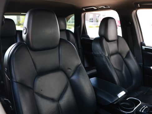 Used 2016 Porsche Cayenne Diesel AWD/4WD image 21