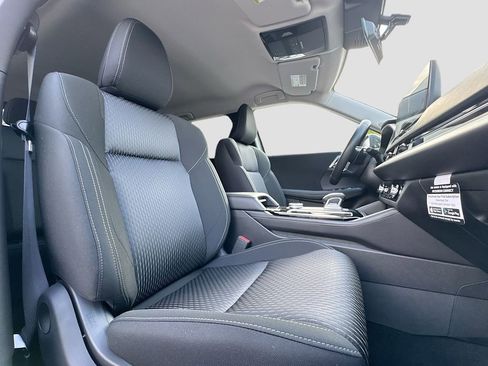 Used 2025 Mitsubishi Outlander ES image 30