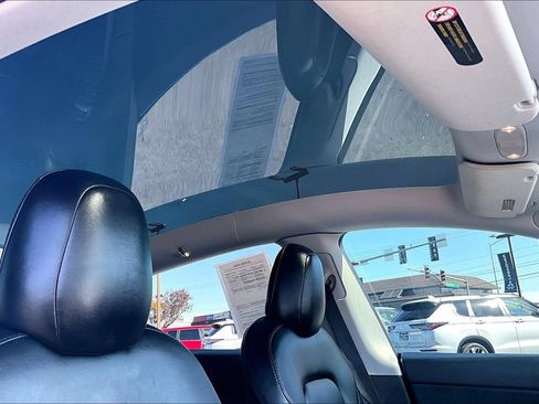 Used 2021 Tesla Model Y Long Range AWD/4WD image 22
