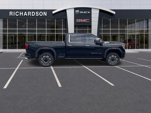 Used 2021 GMC Sierra 2500 Denali w/ Denali Black Diamond Edition AWD/4WD image 14