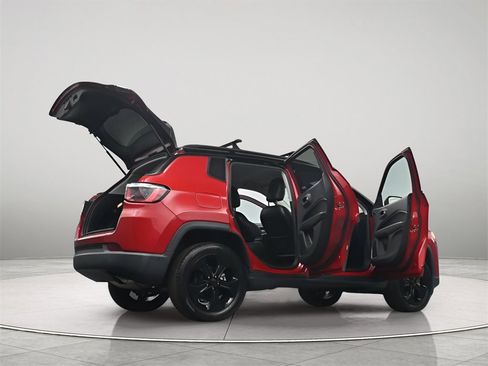 Used 2020 Jeep Compass Latitude image 33