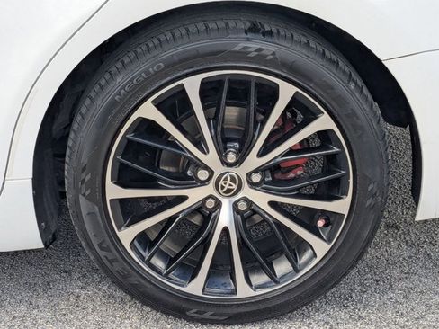 Used 2020 Toyota Camry SE image 21