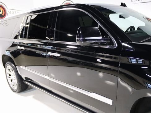 Used 2020 Cadillac Escalade ESV Premium Luxury image 10