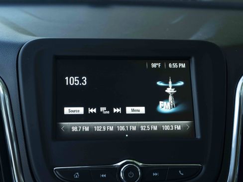 Used 2018 Chevrolet Equinox LT FWD image 30