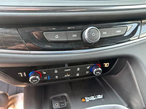 Used 2021 Buick Enclave Avenir w/ Avenir Technology Package AWD/4WD image 22