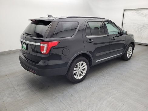 Used 2017 Ford Explorer XLT w/ Equipment Group 201A FWD image 10