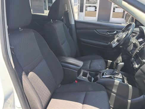 Used 2020 Nissan Rogue SV FWD image 4