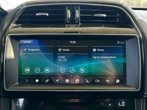Used 2017 Jaguar F-PACE S image 14
