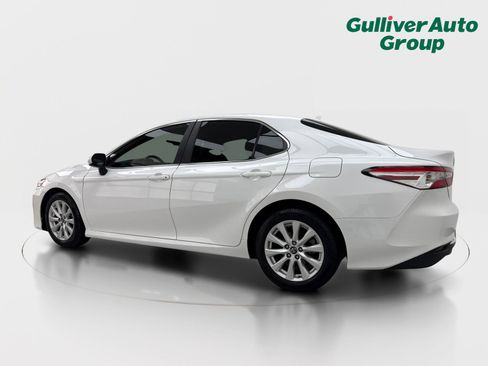 Used 2019 Toyota Camry LE FWD image 4