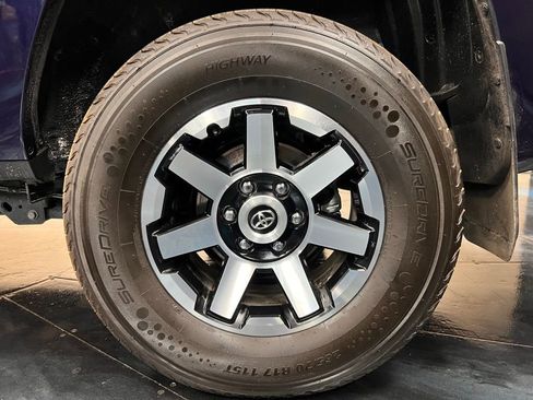 Used 2024 Toyota 4Runner TRD Off-Road image 18