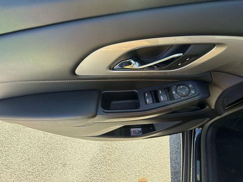 Used 2021 Chevrolet Traverse LS image 28