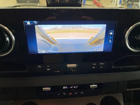 New 2025 Mercedes-Benz Sprinter 2500 image 9