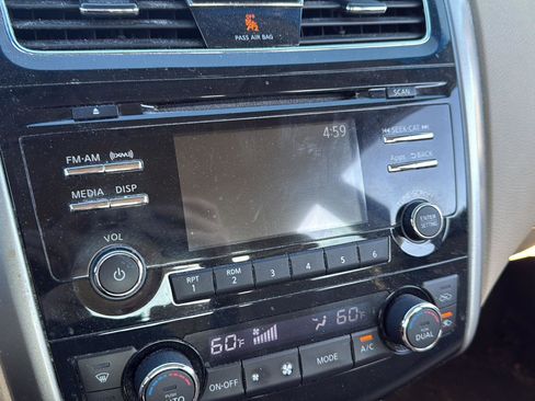 Used 2015 Nissan Altima 2.5 SL FWD image 16
