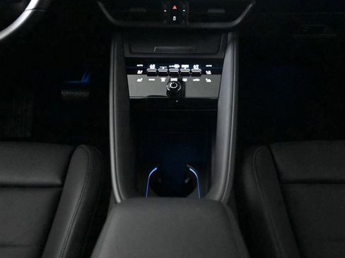 New 2024 Porsche Macan 4 Electric image 16