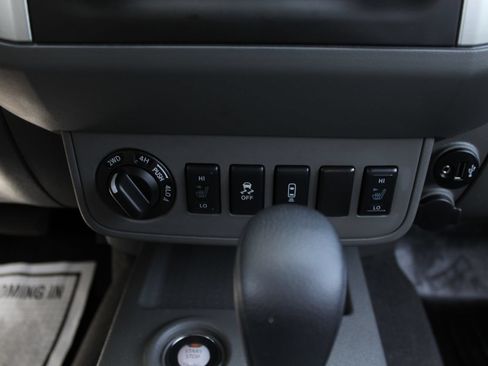 Used 2020 Nissan Frontier SV AWD/4WD image 18