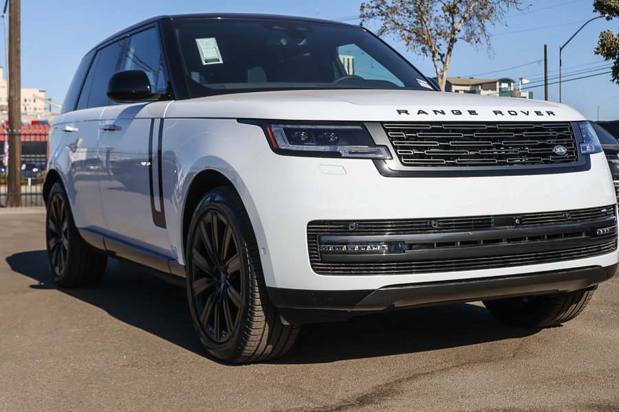 New 2026 Land Rover Range Rover SE AWD/4WD image 3