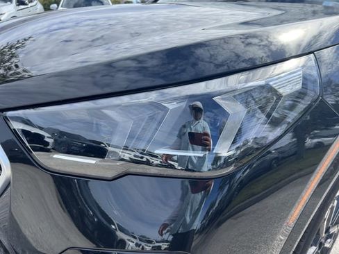 Certified 2025 BMW X2 xDrive28i image 9